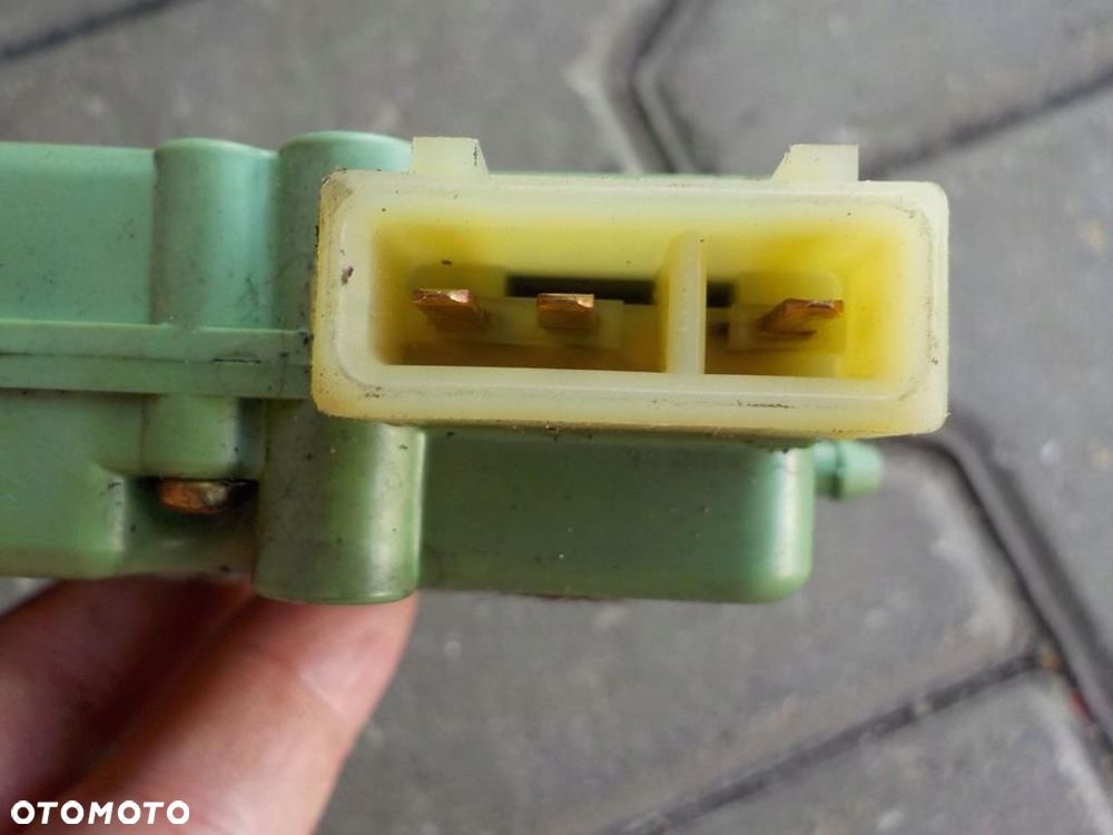 VW T4 SIŁOWNIK CENTRALNEGO ZAMKA 3 PIN - 3