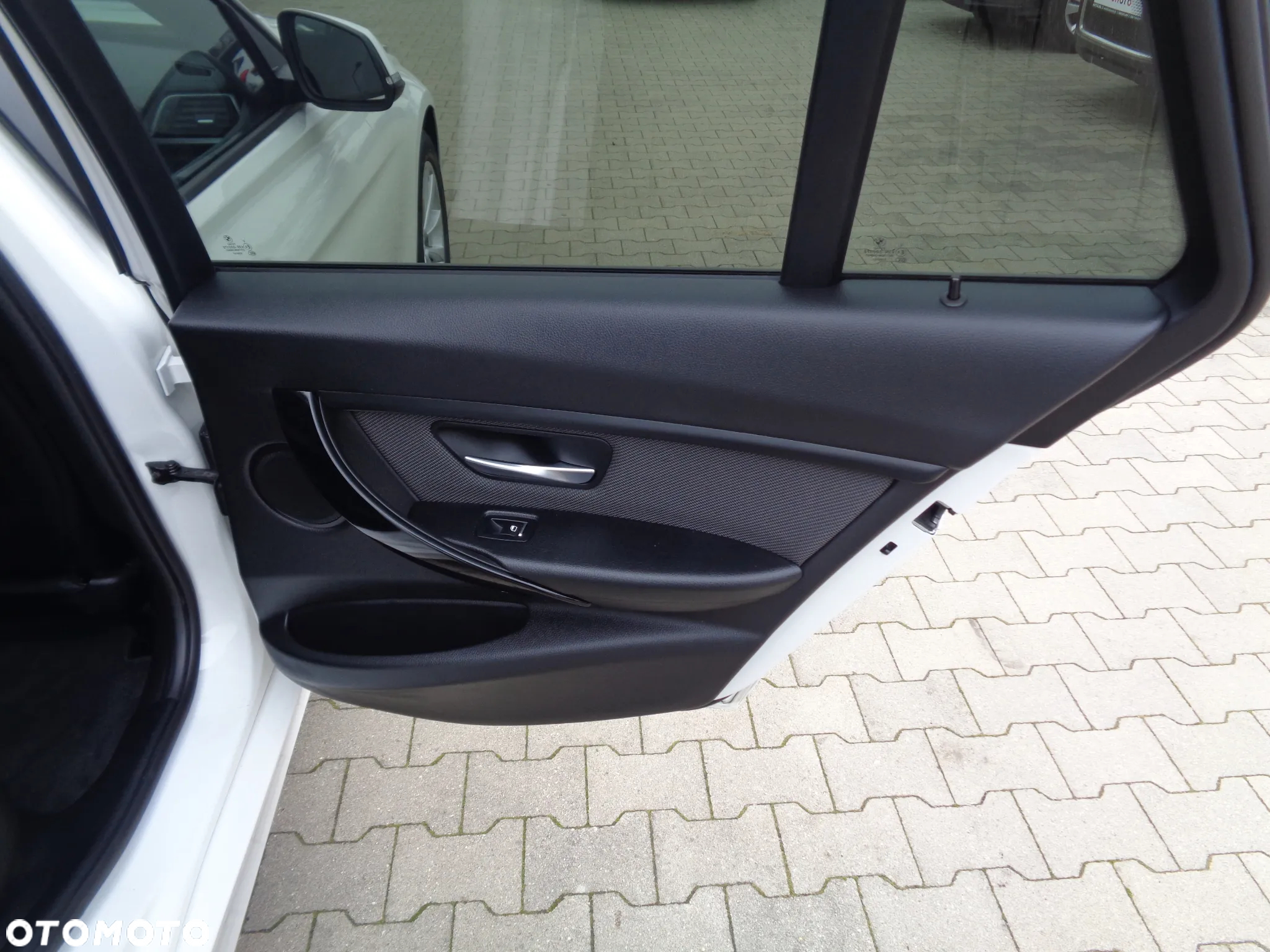 BMW Seria 3 320d Touring xDrive Sport Line - 19