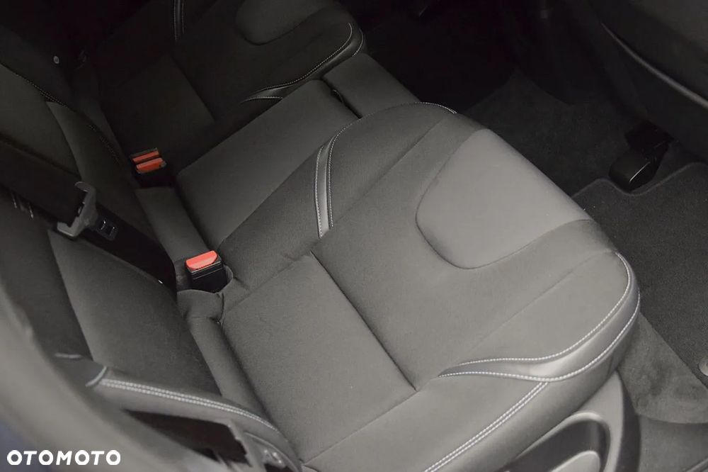 Volvo V40 D2 Momentum - 32