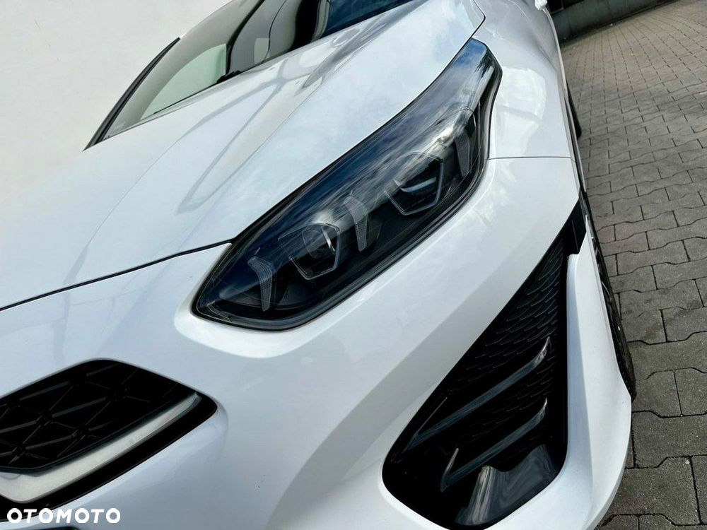 Kia ProCeed - 31