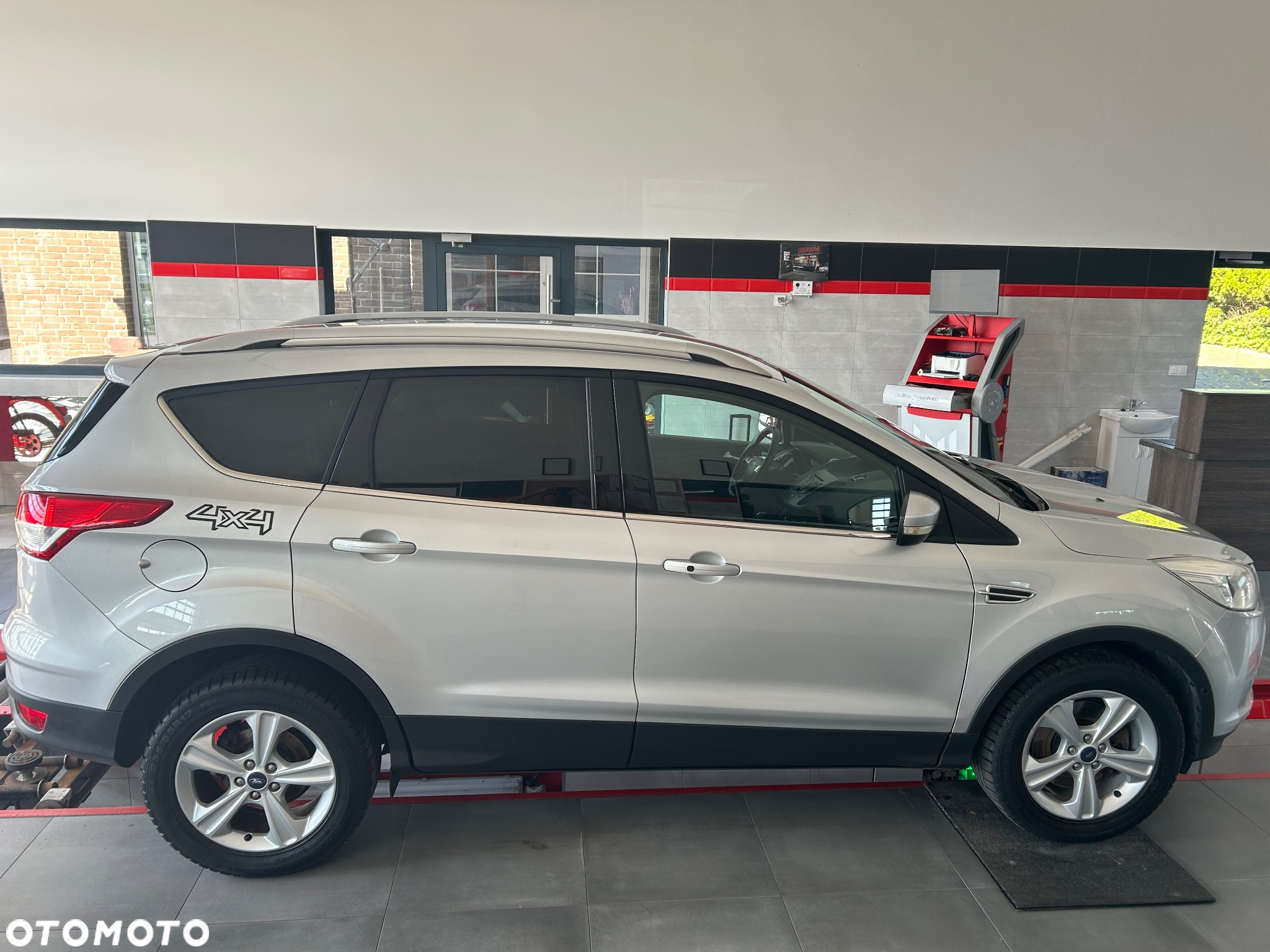 Ford Kuga 2.0 TDCi 4WD Titanium Plus - 10