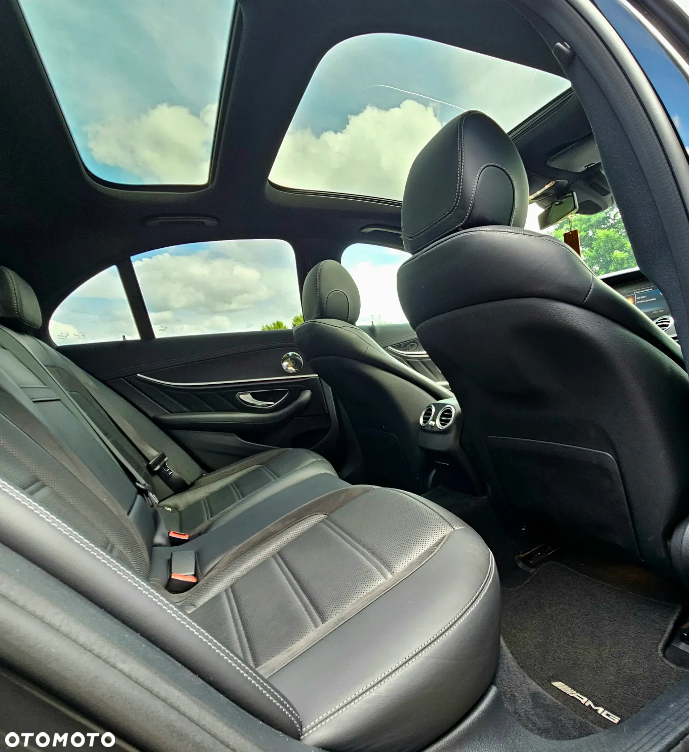 Mercedes-Benz Klasa E 43 AMG 4Matic 9G-TRONIC - 19