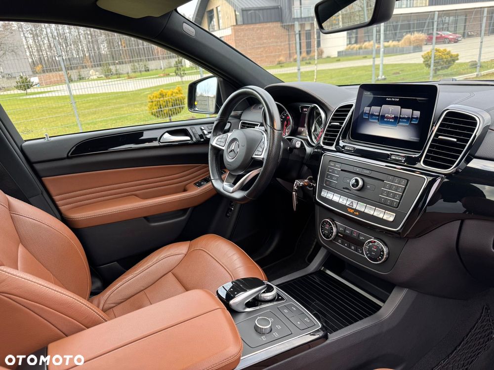 Mercedes-Benz GLE - 22