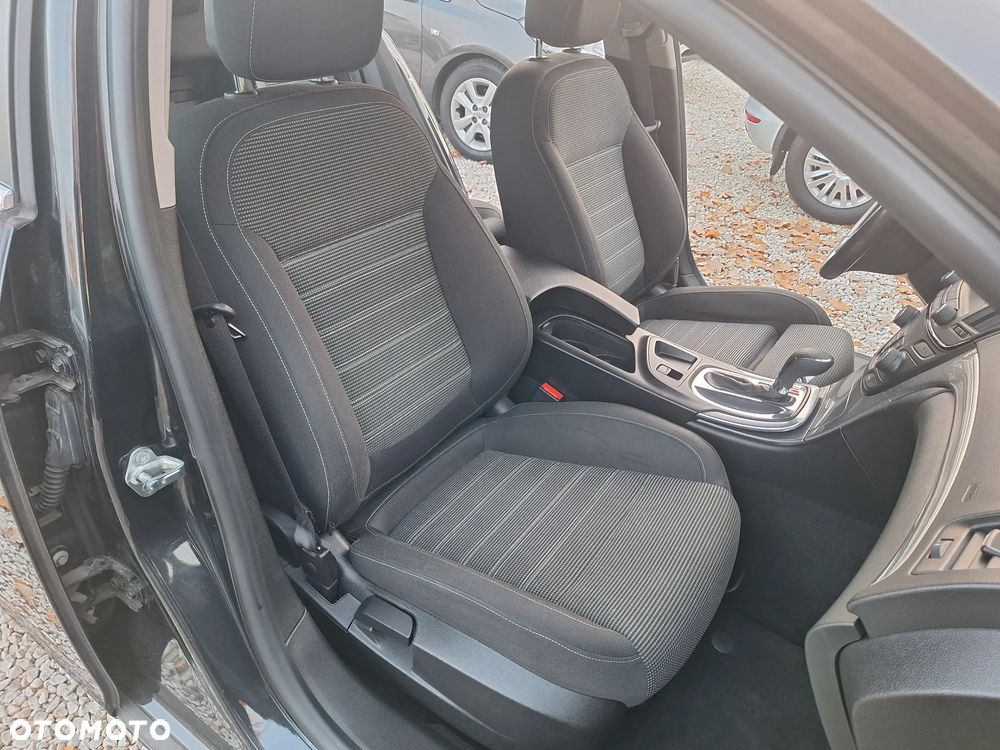 Opel Insignia - 31