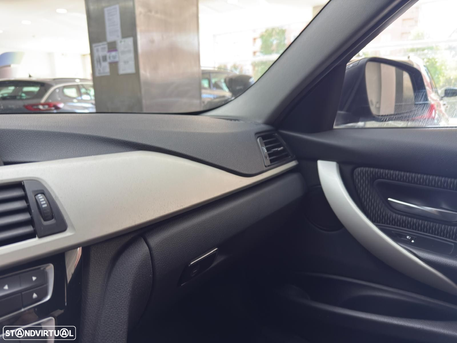 BMW 318 d Line Sport Auto - 42
