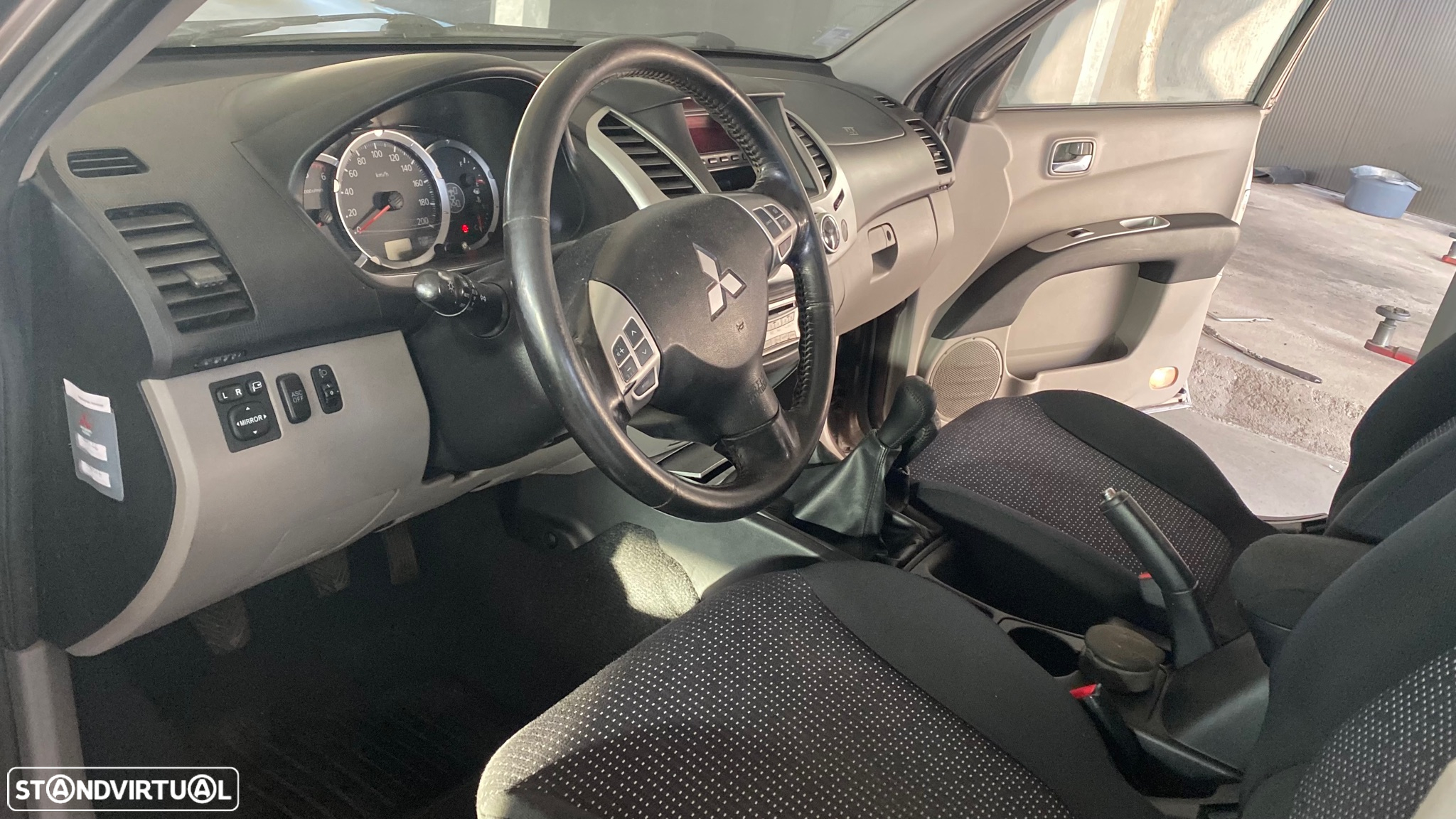 Mitsubishi L200 Pick Up 4x4 Intense Cabine Dupla - 12