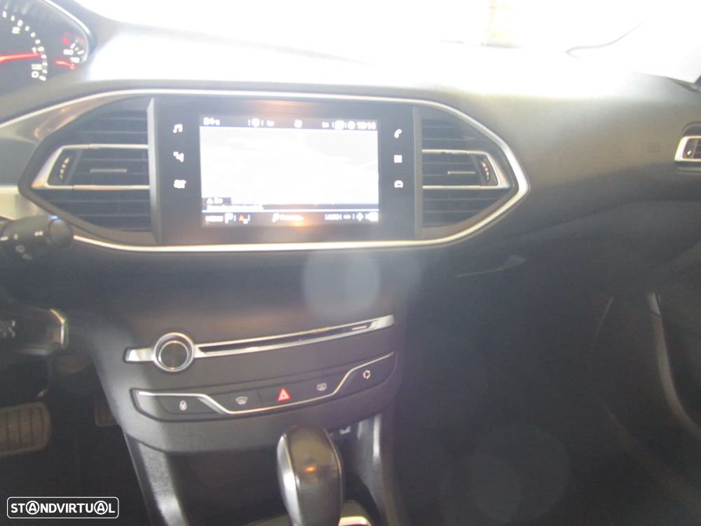 Peugeot 308 SW BlueHDi 120 EAT6 Stop & Start Allure - 31