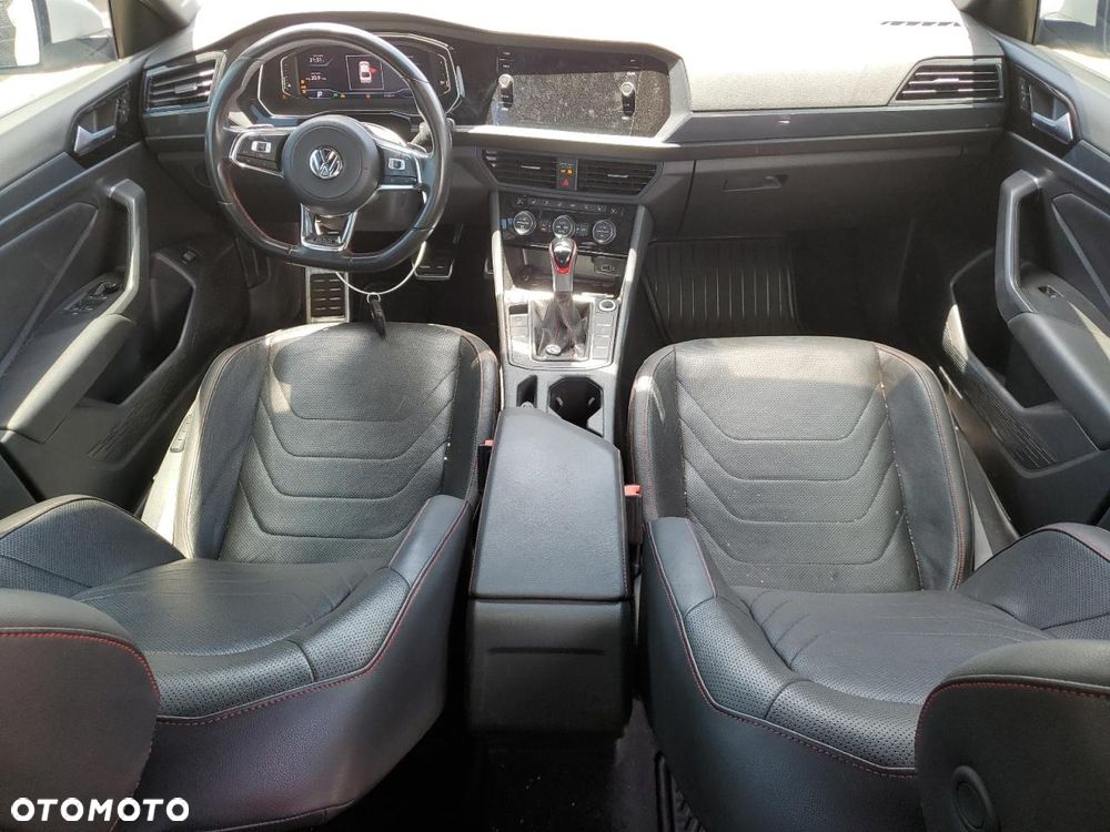 Volkswagen Jetta - 7