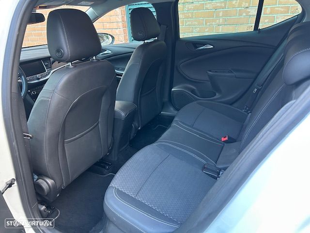 Opel Astra 1.6 CDTI Dynamic Sport S/S - 12