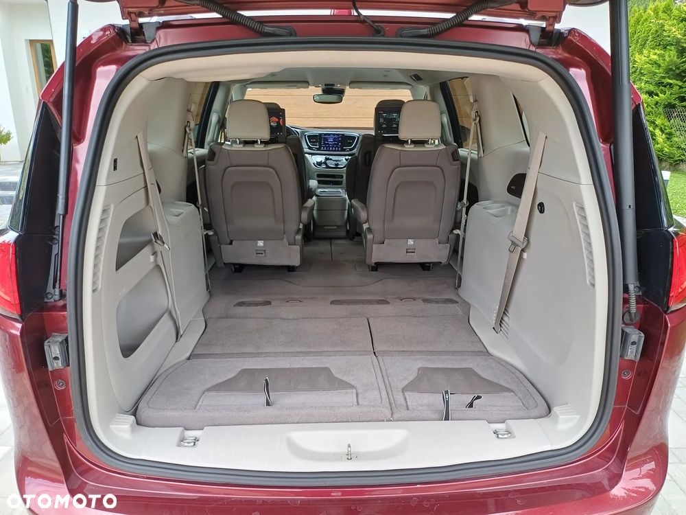 Chrysler Pacifica - 15