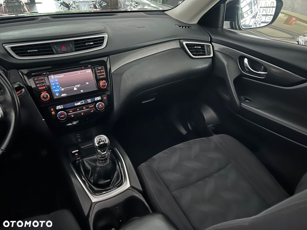 Nissan X-Trail 1.6 DCi N-Connecta 4WD 7os - 22