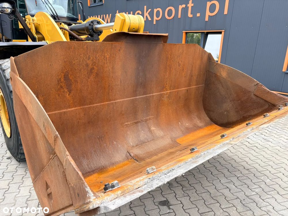 Caterpillar 962M ŁADOWARKA KOŁOWA - 19