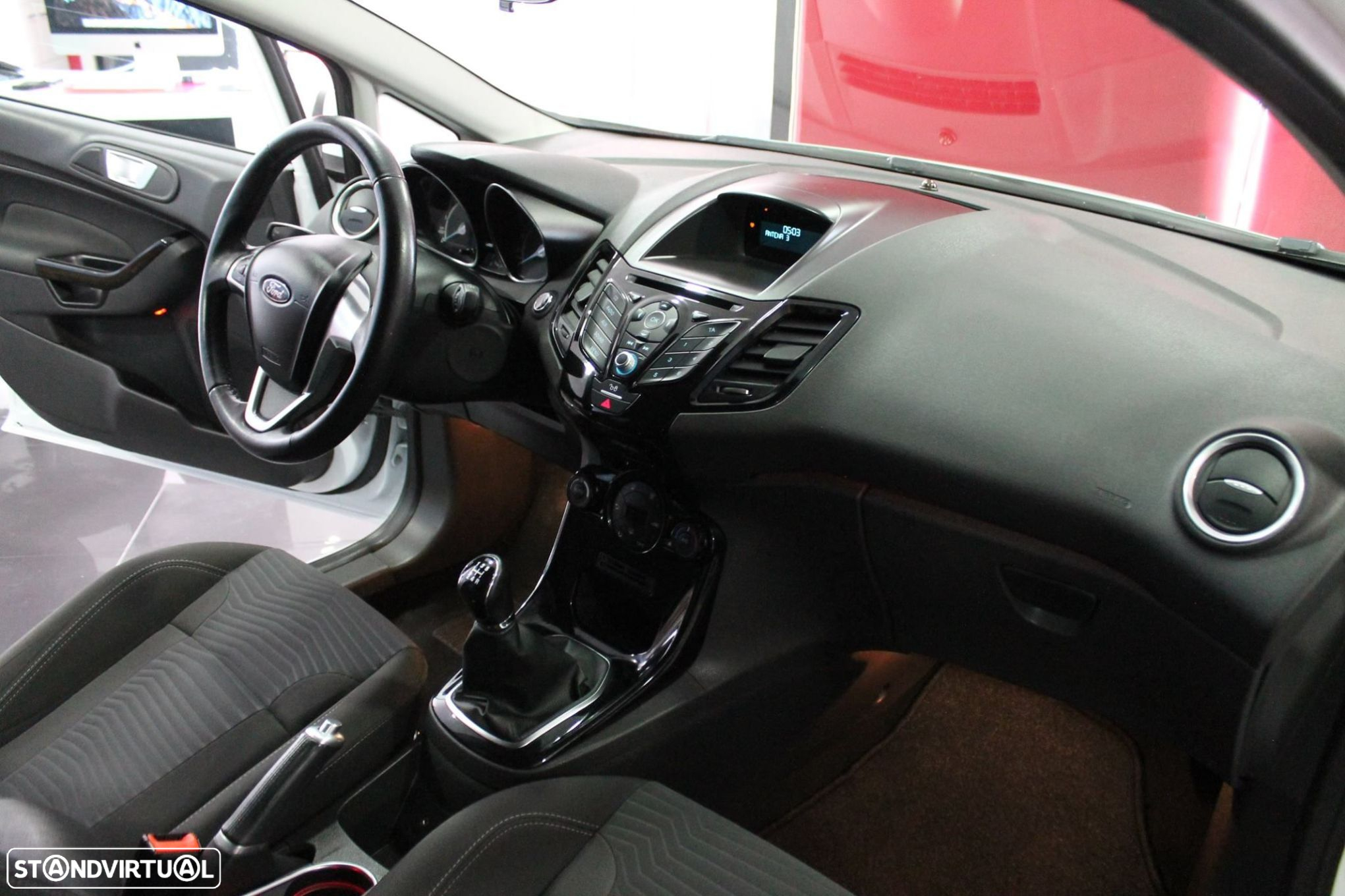 Ford Fiesta 1.5 TDCi Titanium - 18