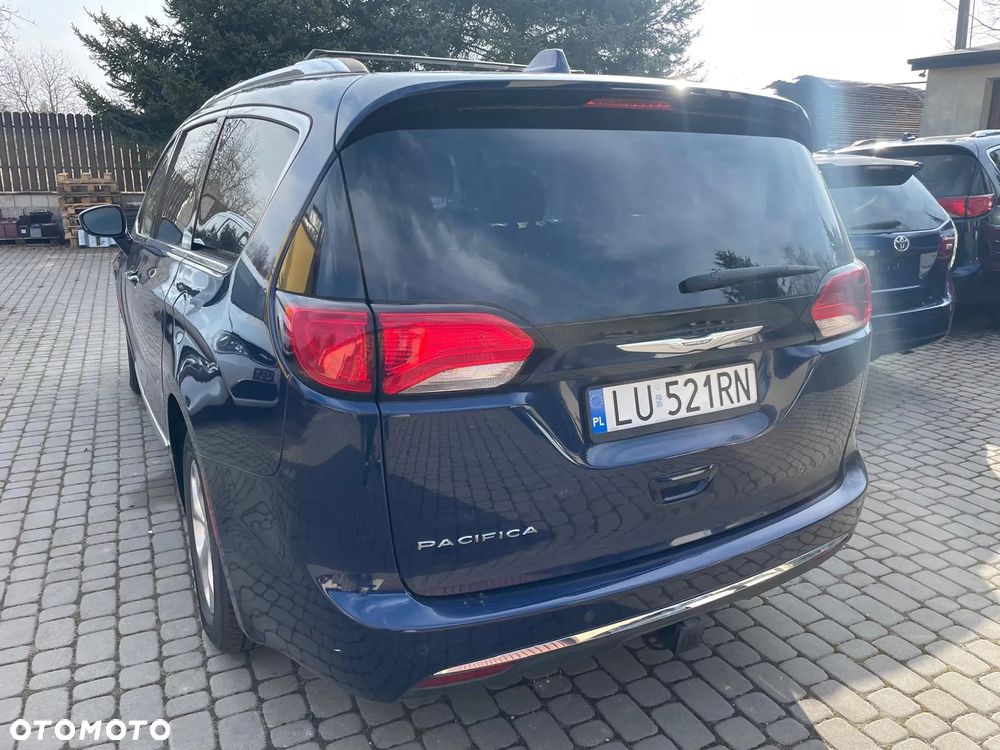 Chrysler Pacifica - 5