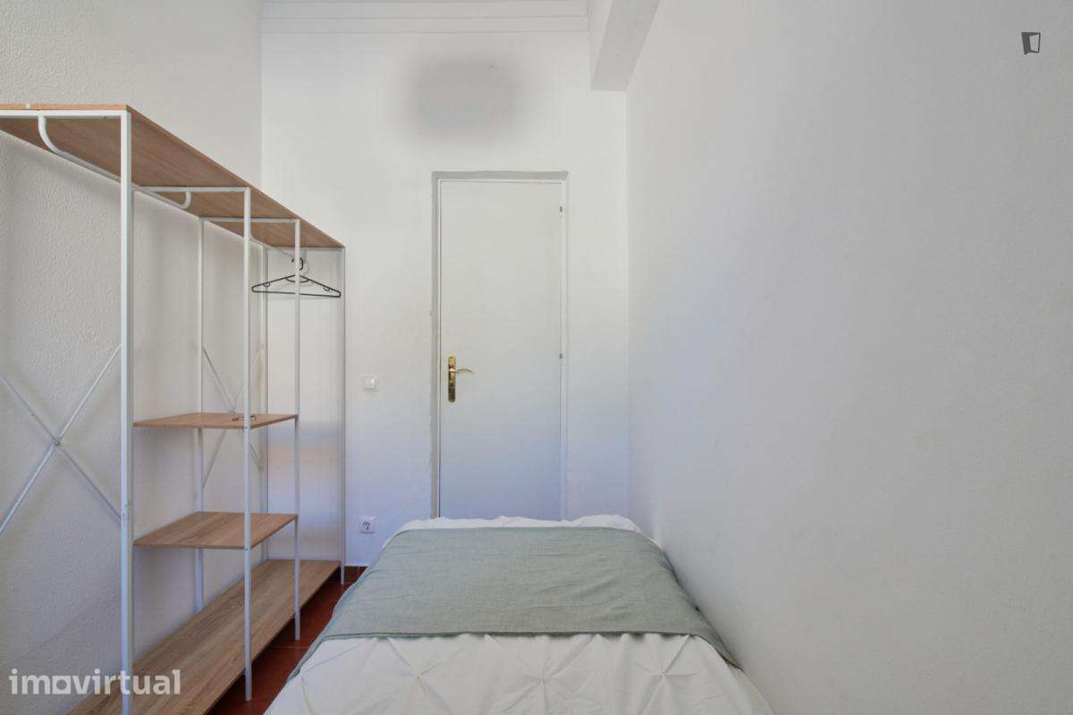 Quarto - localizado em Arroios Lisbon - Grande imagem: 4/24
