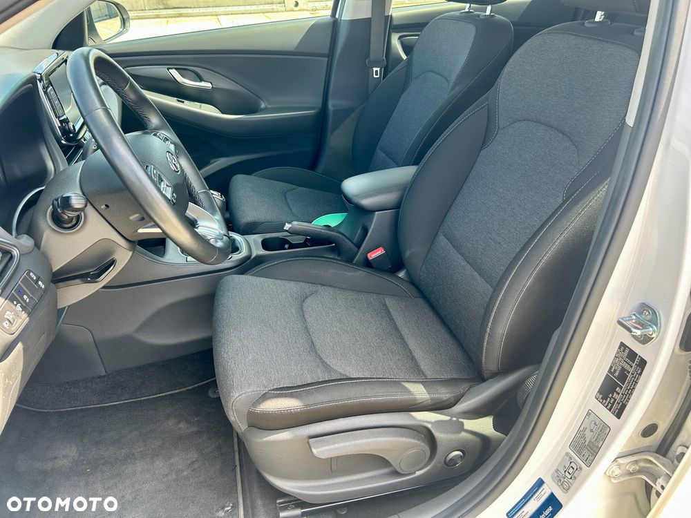 Hyundai i30 1.0 T-GDI Smart - 10