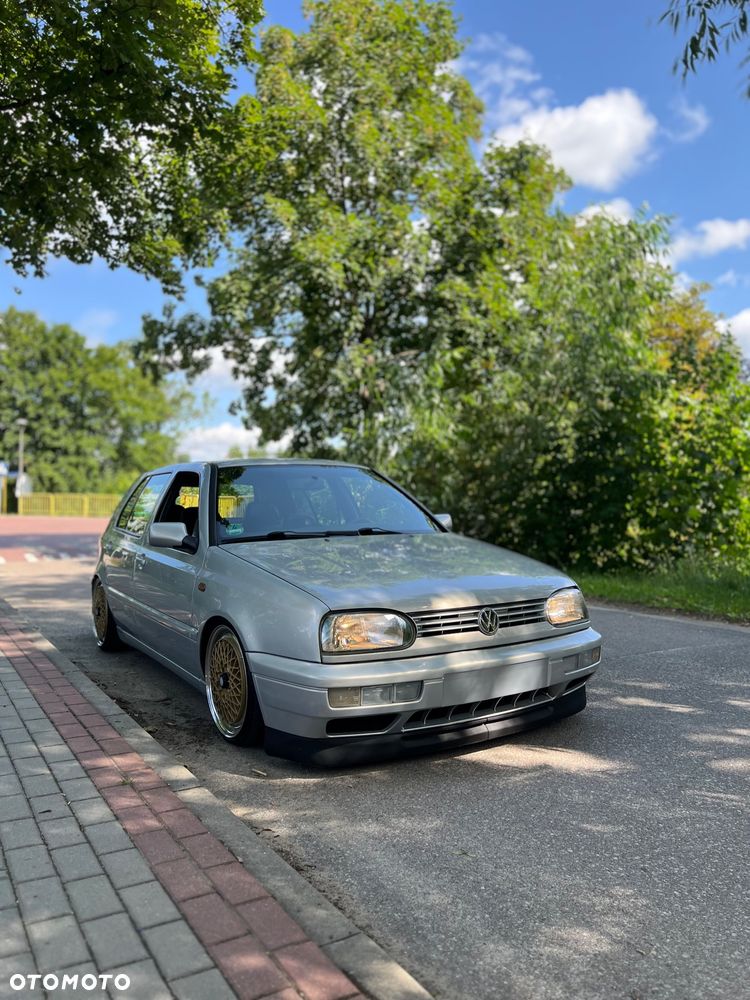 Volkswagen Golf 1.8 CL - 3