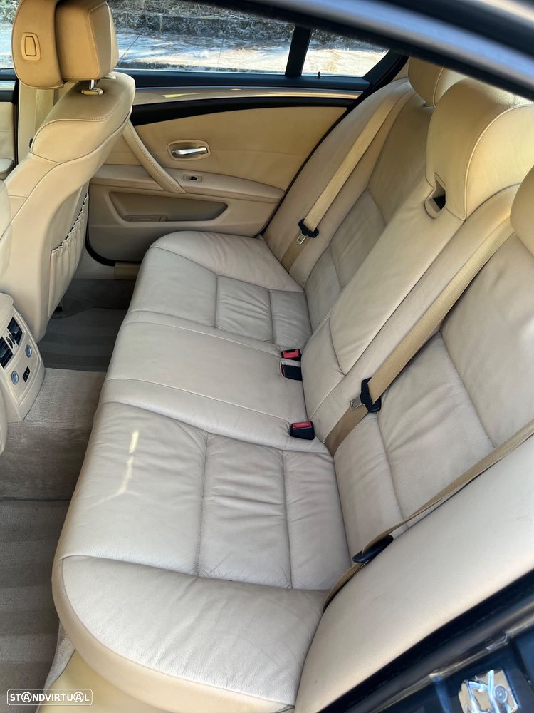 BMW 520 dA Executive - 10