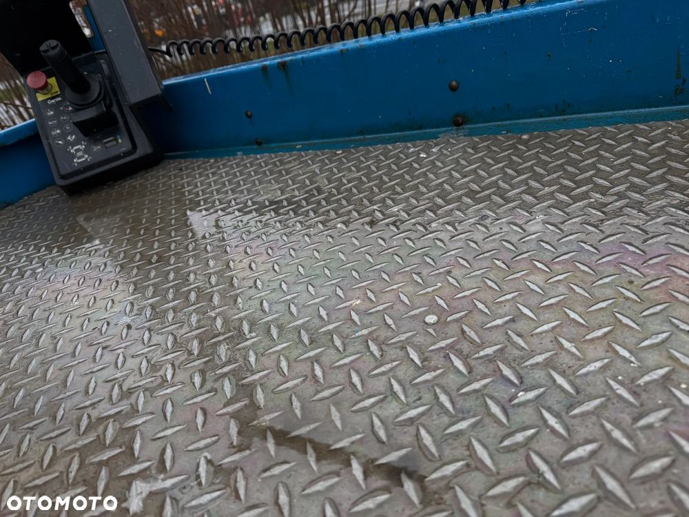 Genie Zwyżka Terenowa GS-4069RT Podnośnik Nożycowy Dźwig 14,5 metra jak Nowa z salonu! 1300 mtg. 2016 rok, Fabryczna przetwornica! 2x Gniazdo 230v góra dół. Pochodzi z Norweskiego urzędu Komuny. Zadbana! 4x4 Silnik Kubota. Zero Luzów i wycieków. Aktualne Serwisy DEKRA BMWT. Wysuwany Balkon. Sterowana z dołu i góry. Okazja Tanio !! Dokumentacja! Bez DPF, adBLUE - 30