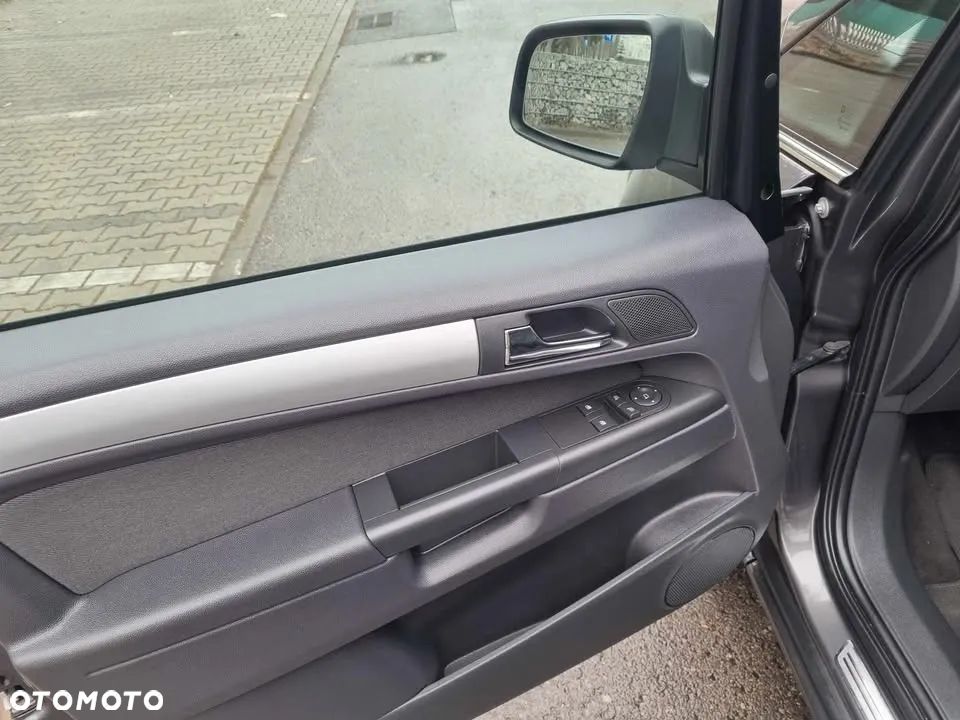 Opel Zafira - 20