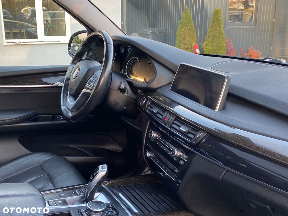 BMW X5 xDrive35i - 16