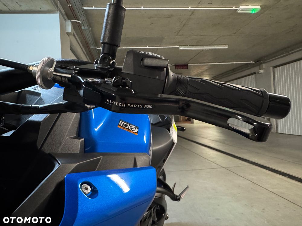 Suzuki GSX 1000 - 26