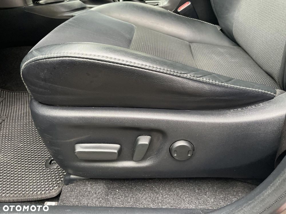 Toyota RAV4 2.0 Premium EU6 - 13