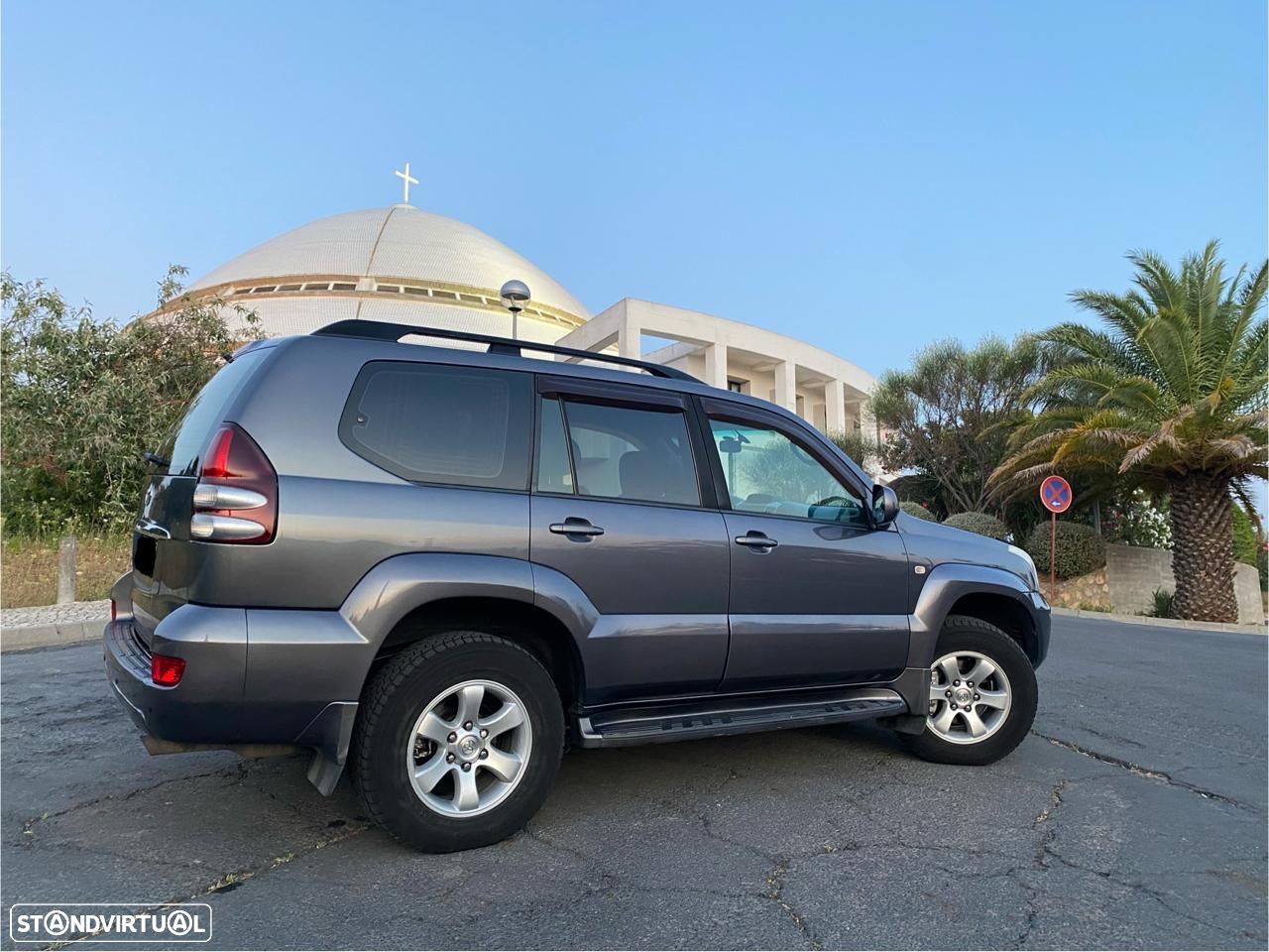 Toyota Land Cruiser Prado - 24
