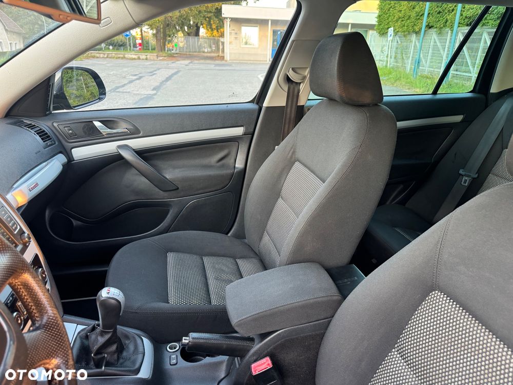 Skoda Octavia Combi 2.0 TDI DPF Scout 4x4 - 12