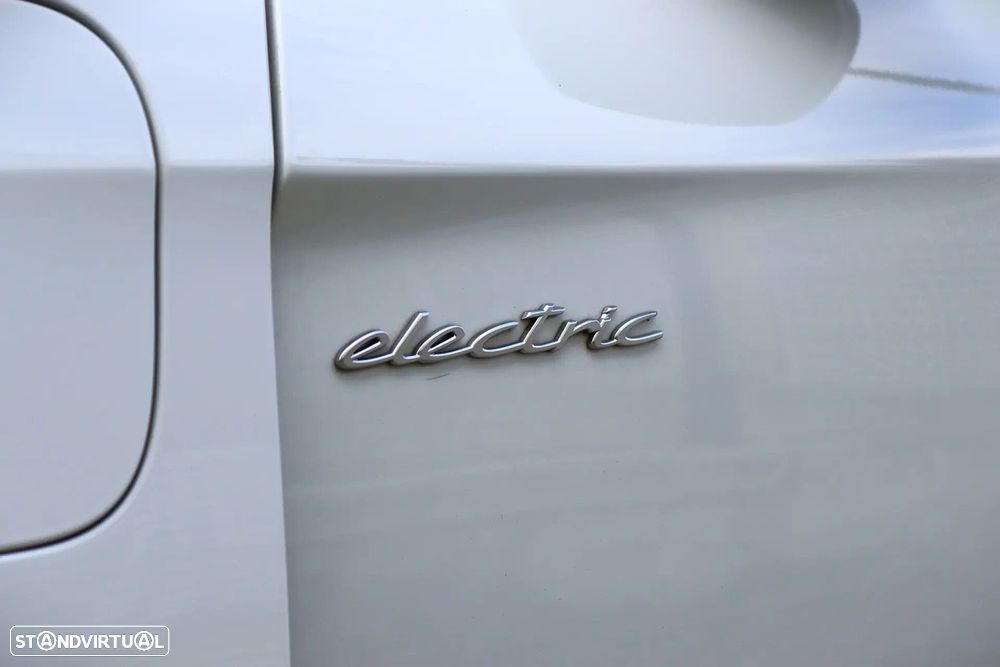 Porsche Taycan 4S - 10