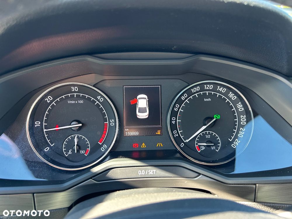 Skoda Superb 2.0 TDI DSG Premium Edition - 17