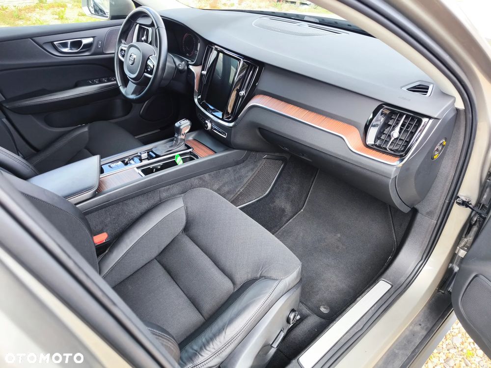 Volvo V60 Cross Country T5 AWD Geartronic - 13