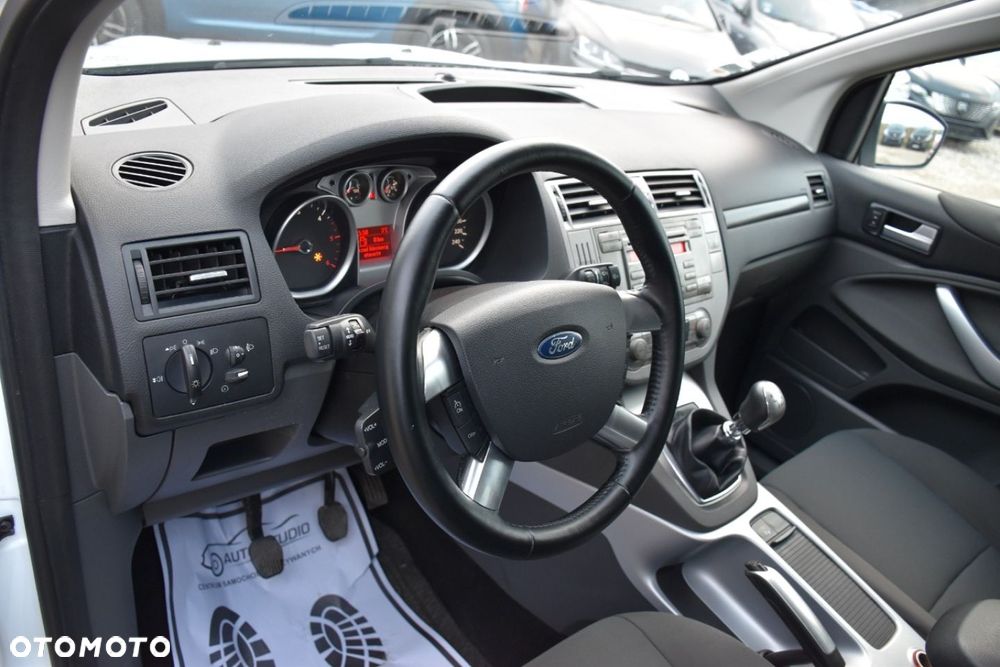 Ford Kuga 2.0 TDCi 2x4 Titanium - 9