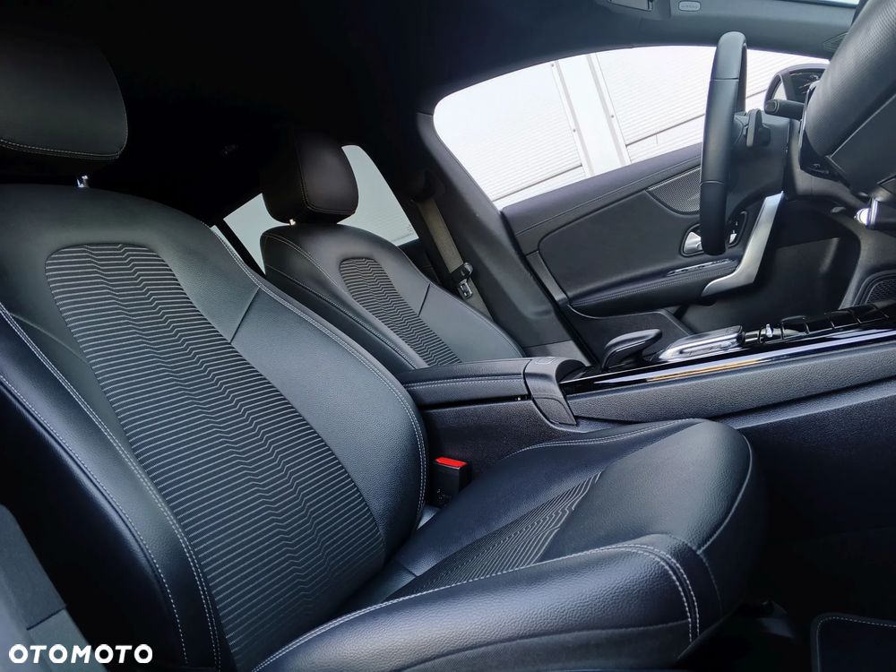 Mercedes-Benz CLA 200 7G-DCT Edition 2022 - 36