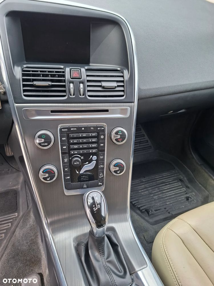 Volvo XC 60 D5 AWD Summum - 3