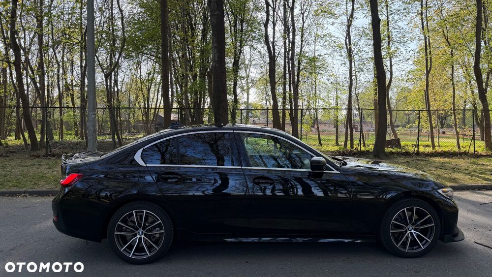 BMW Seria 3 330i M Sport - 5