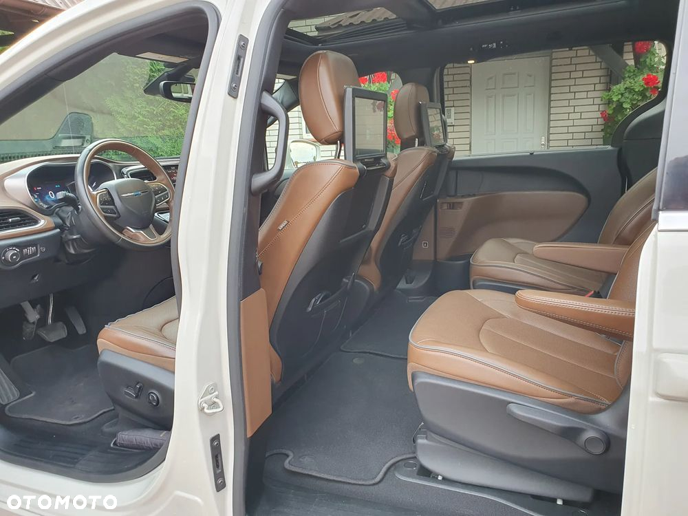 Chrysler Pacifica - 19
