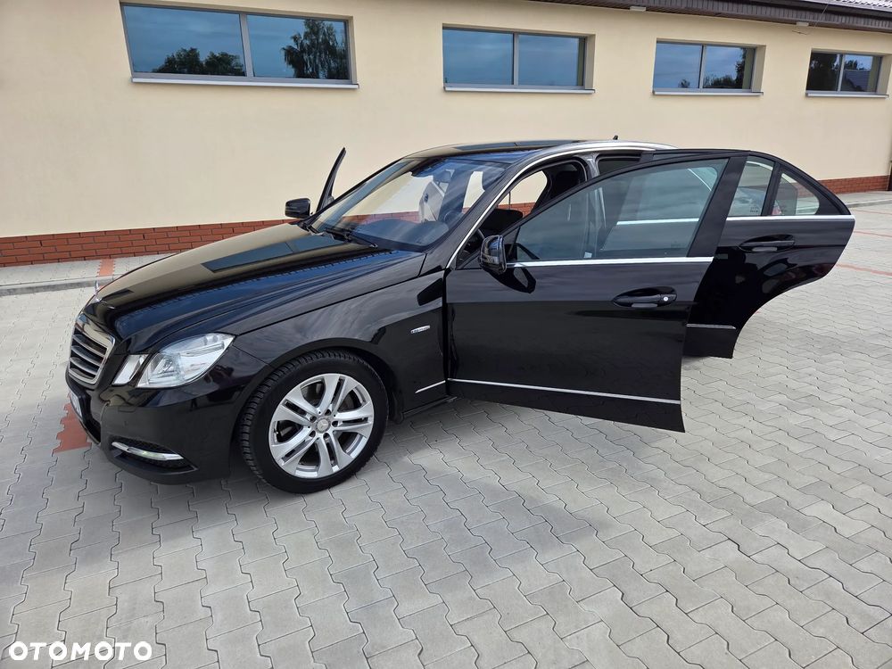 Mercedes-Benz Klasa E 250 CGI BlueEff Avantgarde - 15