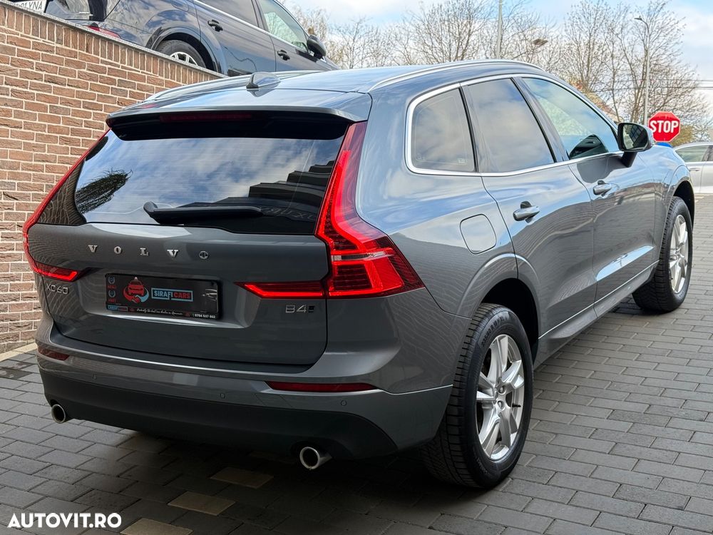 Volvo XC 60 B4 MHEV AWD Momentum Pro - 7
