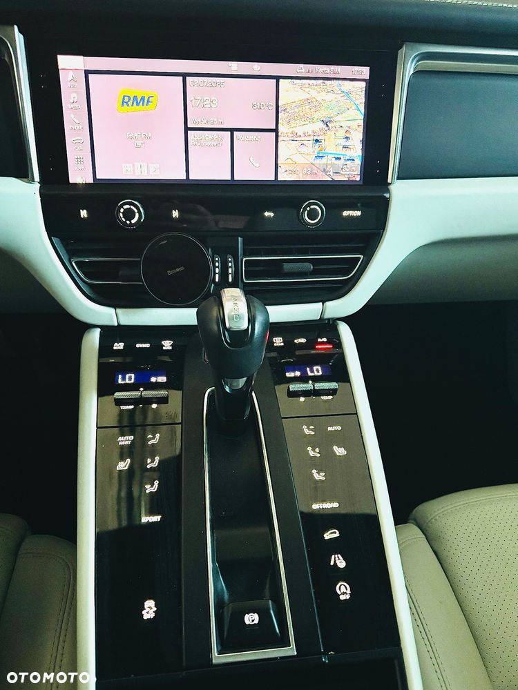 Porsche Macan T - 7