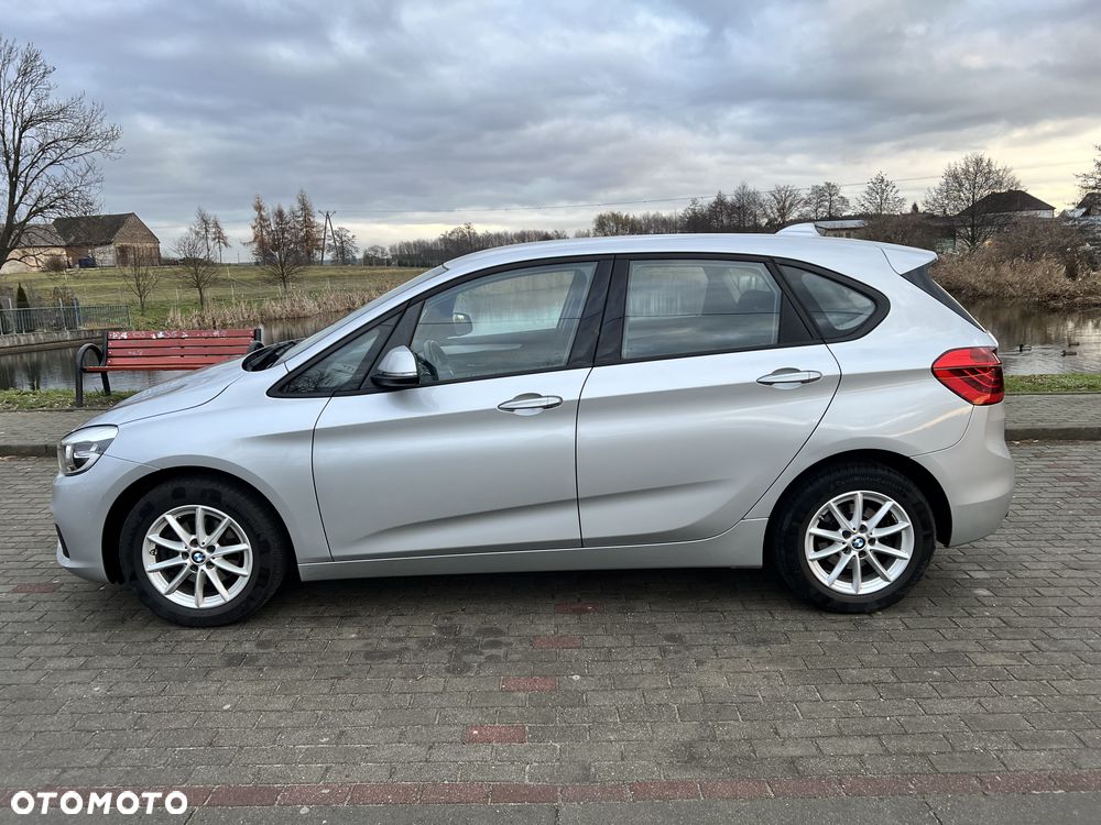 BMW Seria 2 216d - 9