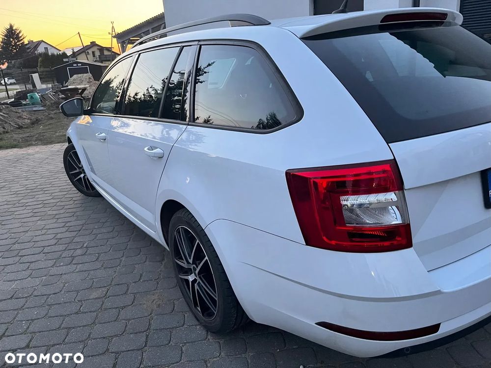 Skoda Octavia 2.0 TDI DSG Ambition - 5
