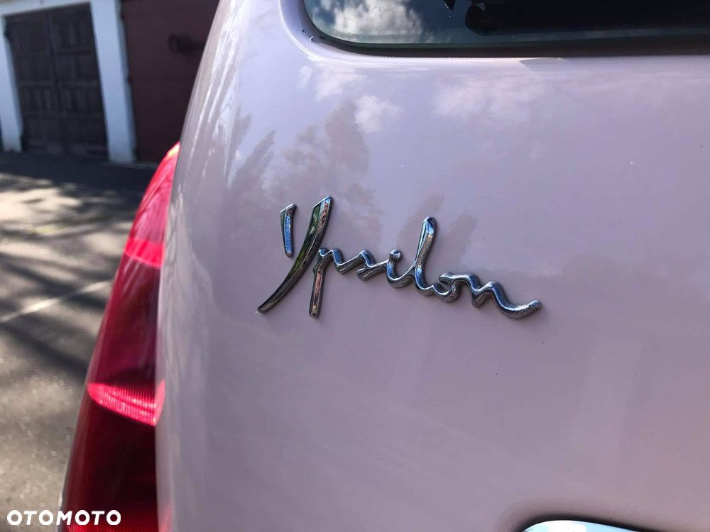 Lancia Ypsilon 1.2 16v Class - 23