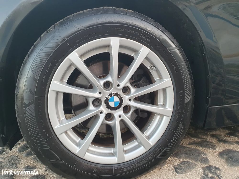BMW 320 d EfficientDynamics Line Sport - 58