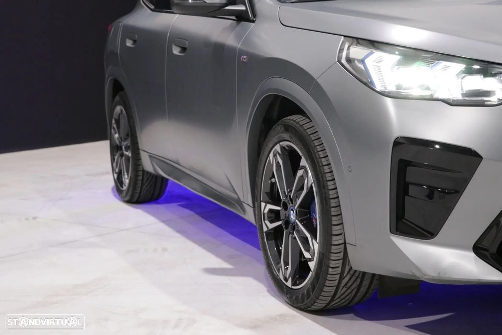 BMW iX2 eDrive20 Pack Desportivo M Pro - 9