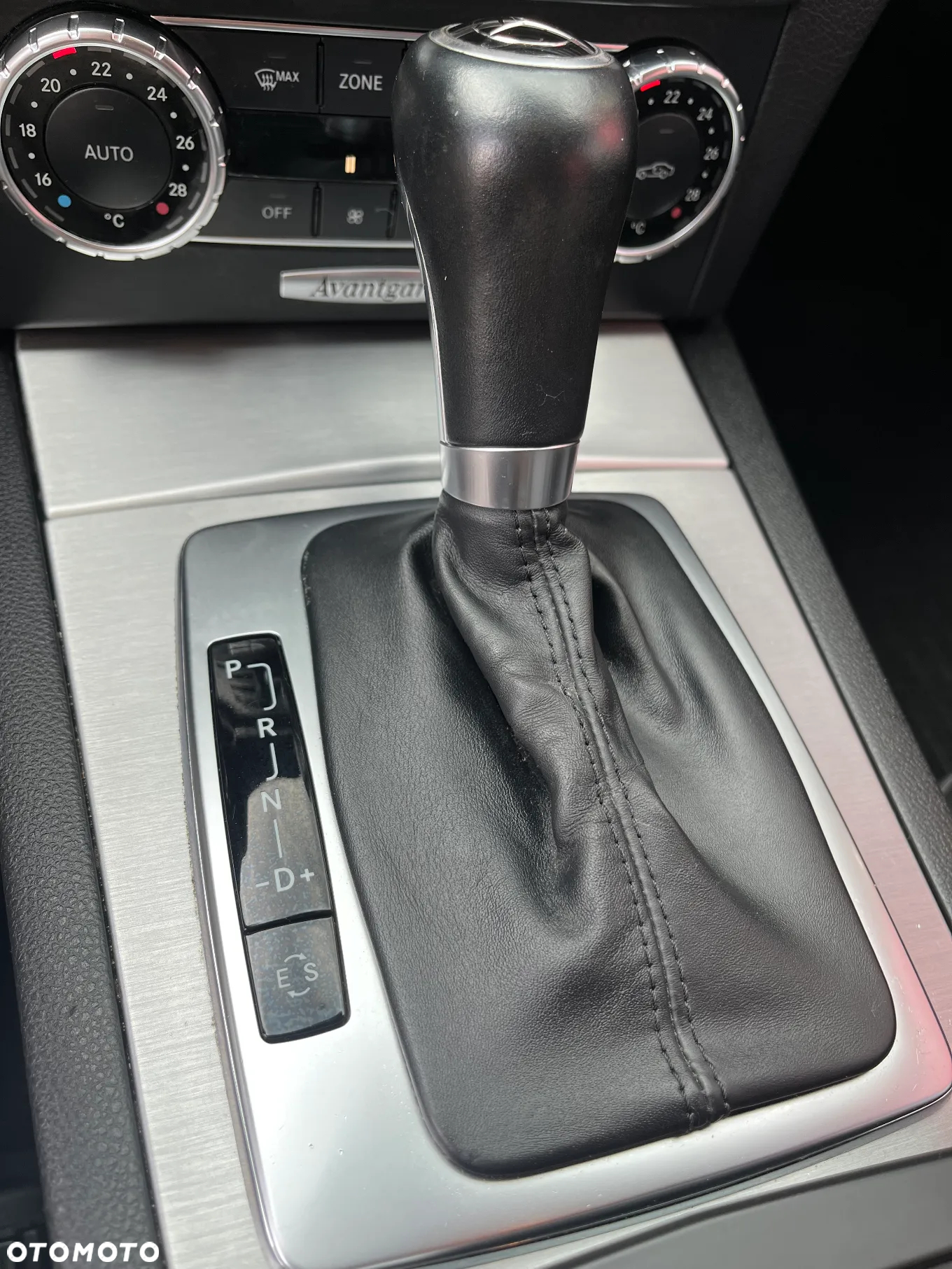 Mercedes-Benz Klasa C 180 T BlueEFFICIENCY 7G-TRONIC Avantgarde - 18