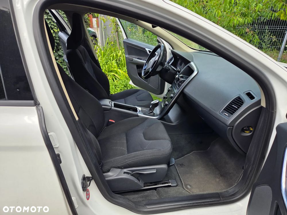 Volvo XC 60 D4 Geartronic Kinetic - 9