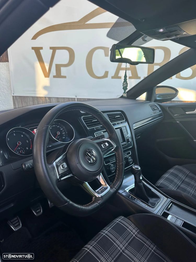 VW Golf GTD BlueMotion - 11