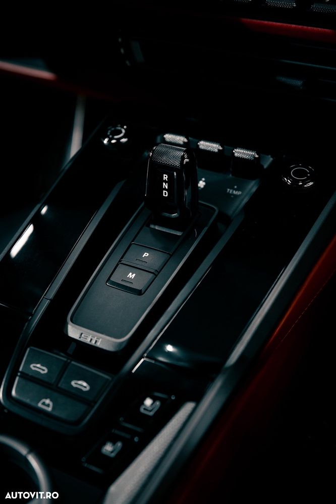 Porsche 911 GTS PDK - 18