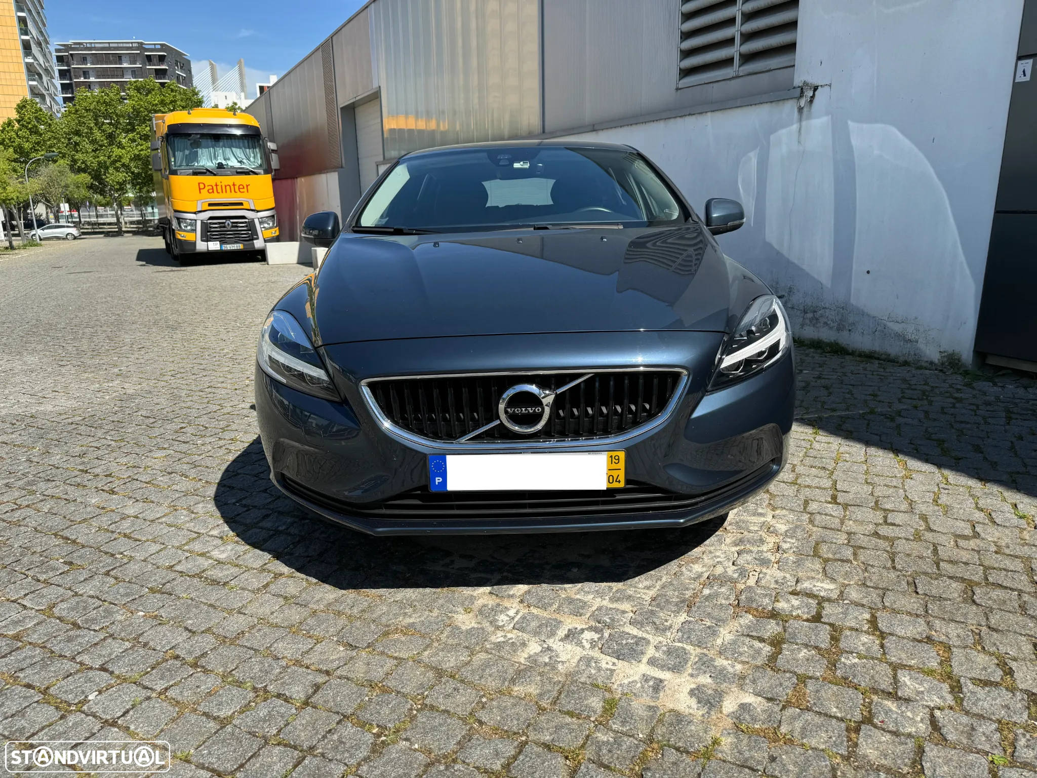 Volvo V40 2.0 D3 Momentum - 4